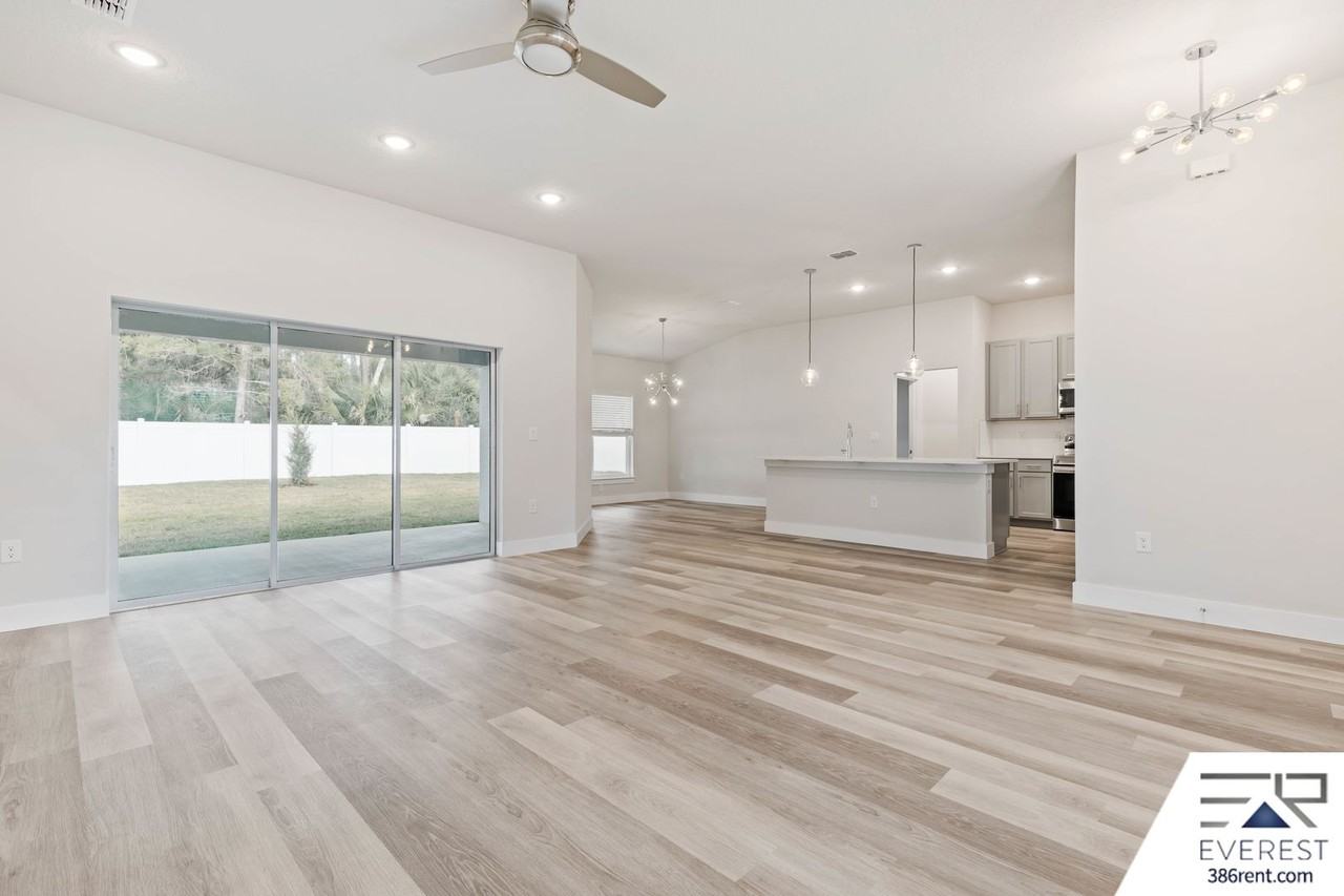 71 Point Of Woods Dr - Photo 6 of 33