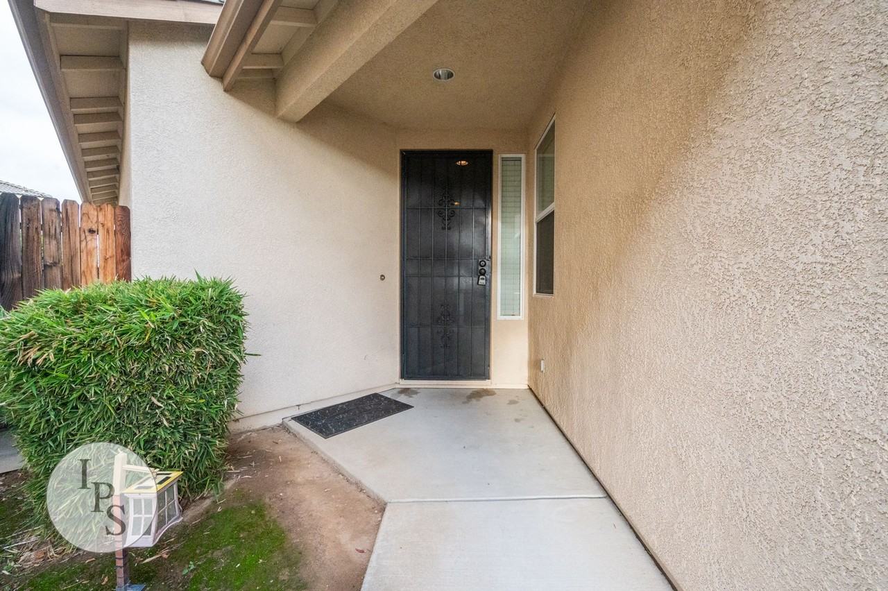 7202 E Cortland Ave - Photo 3 of 23