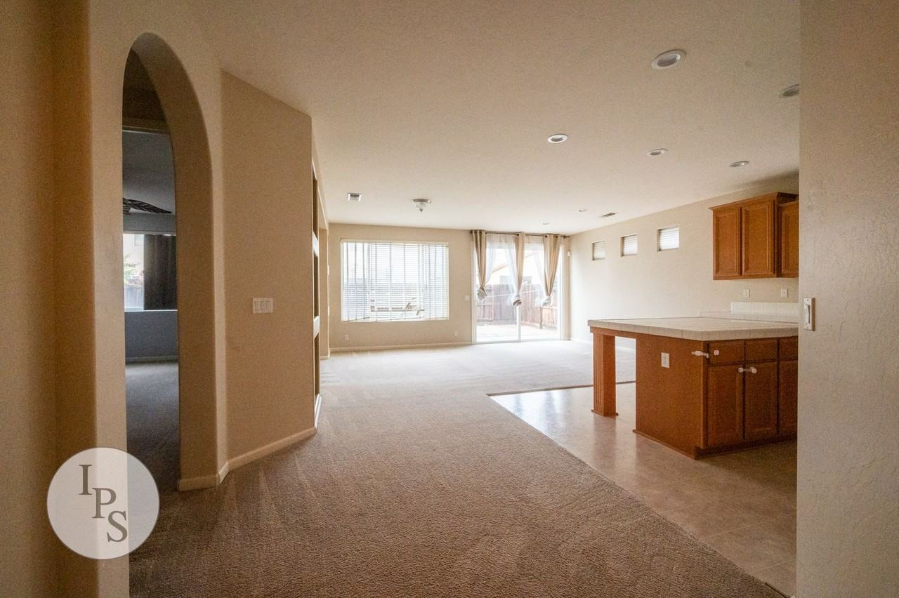 7202 E Cortland Ave - Photo 5 of 23