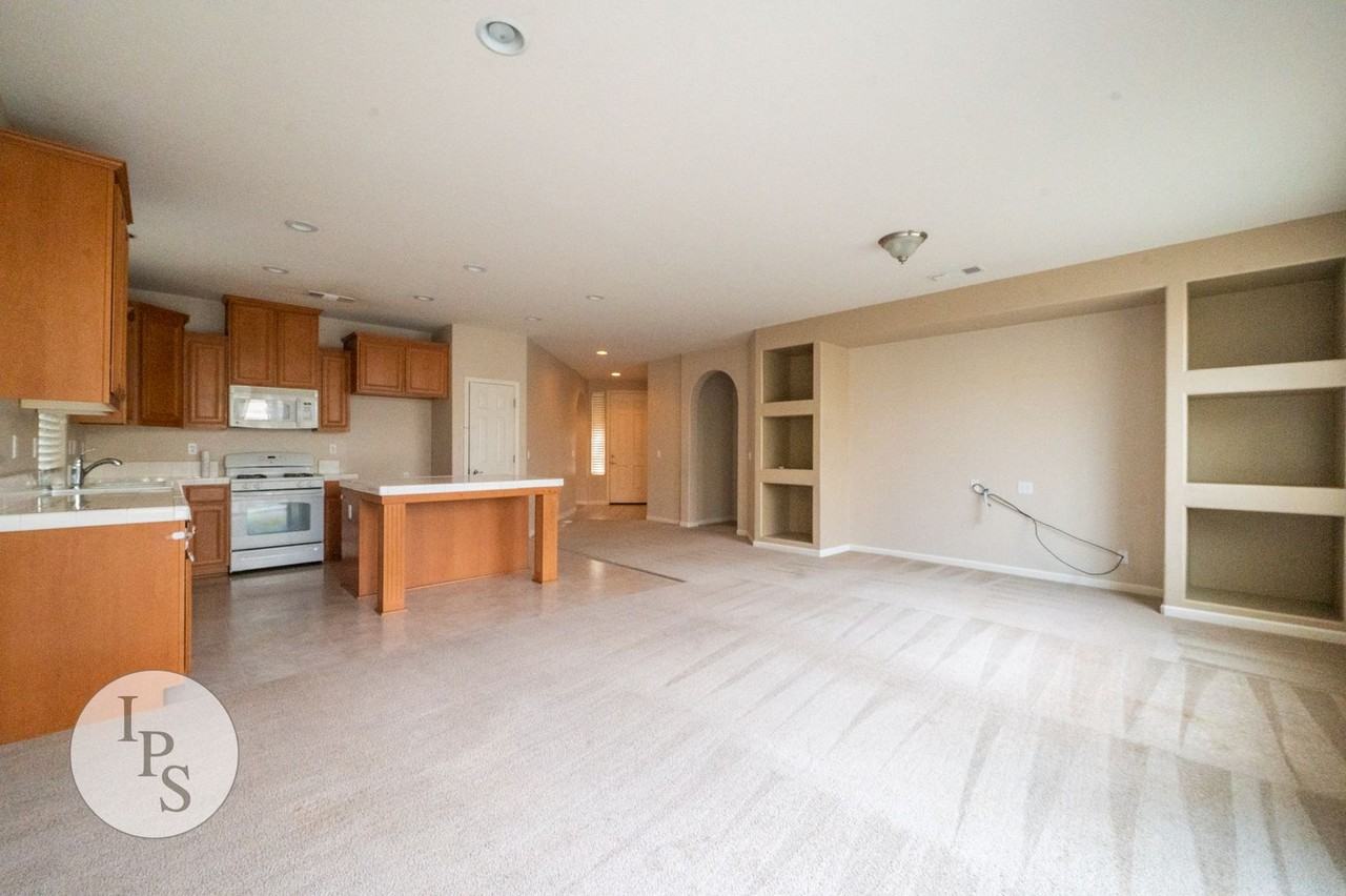 7202 E Cortland Ave - Photo 6 of 23