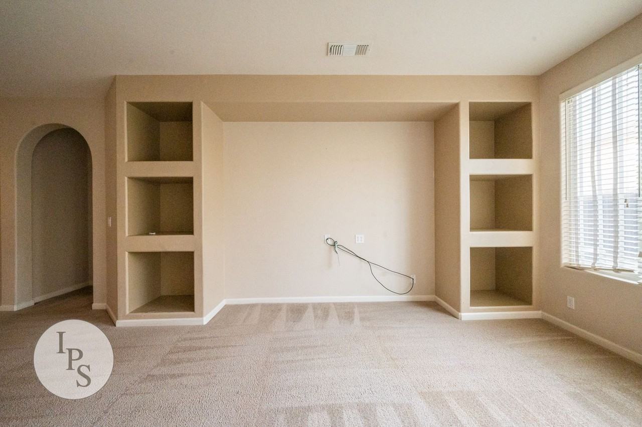 7202 E Cortland Ave - Photo 7 of 23