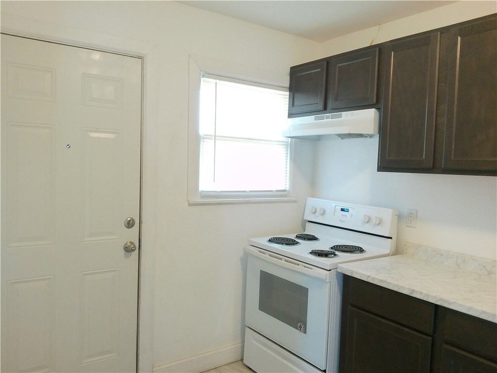 829 Indiana Ave Apt 2 - Photo 4 of 12