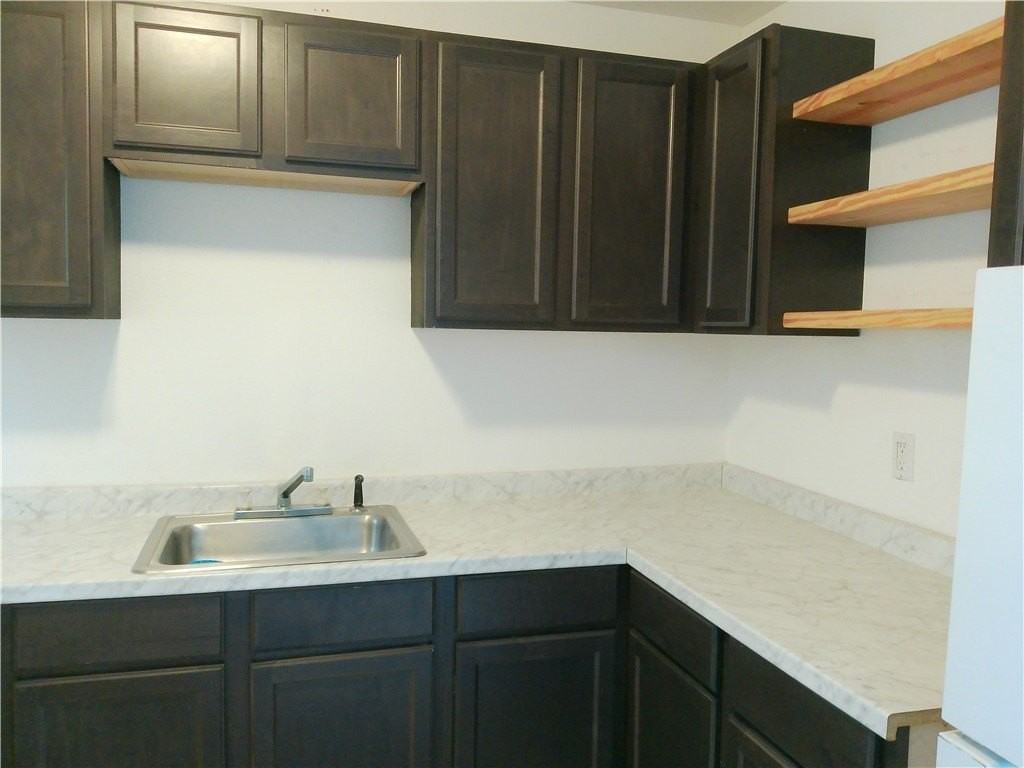 829 Indiana Ave Apt 2 - Photo 5 of 12