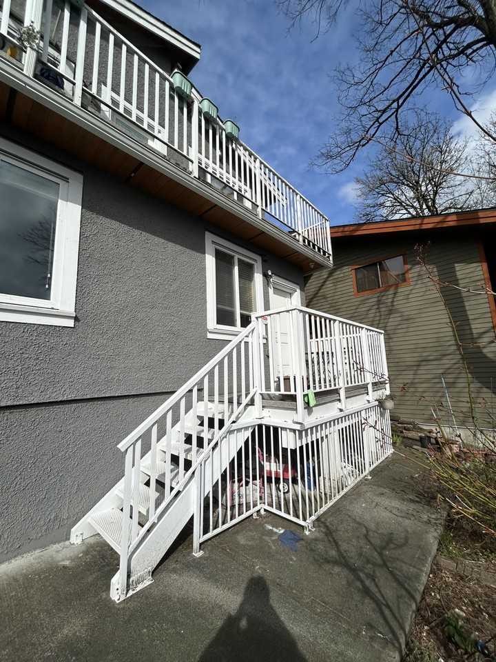 968 Stewart Avenue - Photo 5 of 10