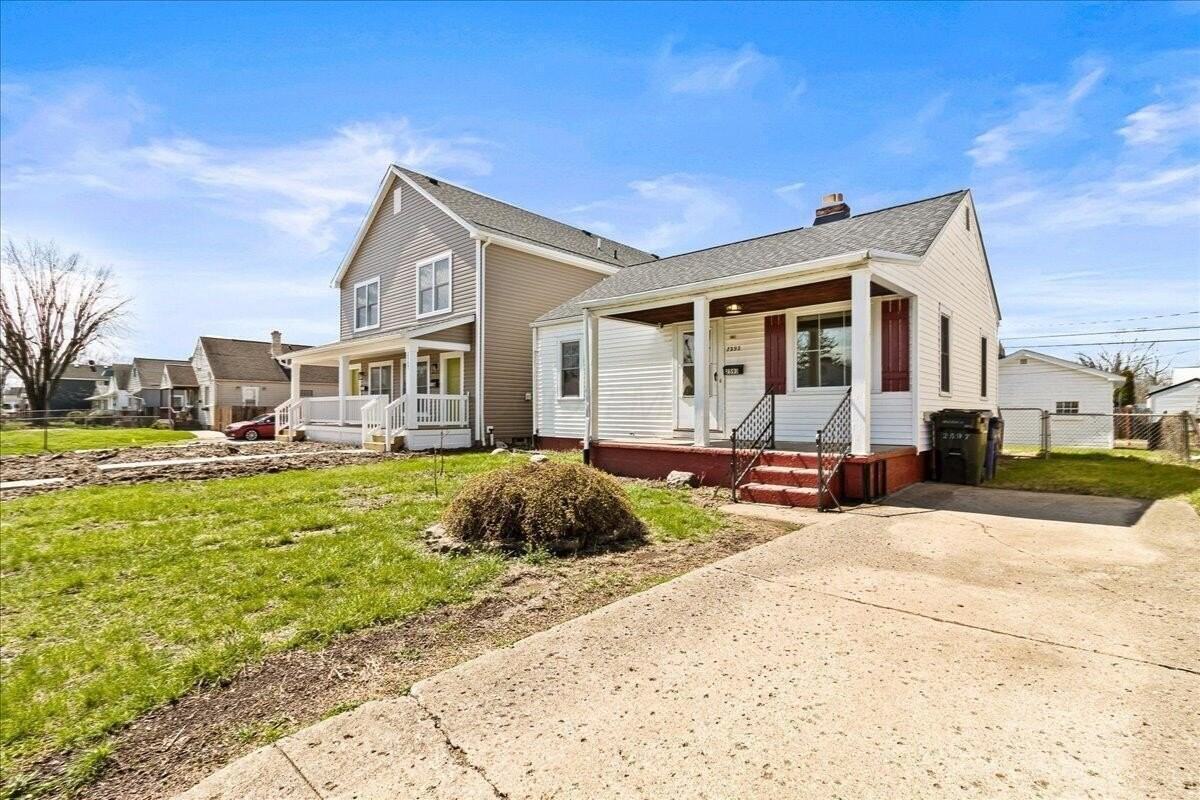 2593 Osceola Ave - Photo 2 of 24