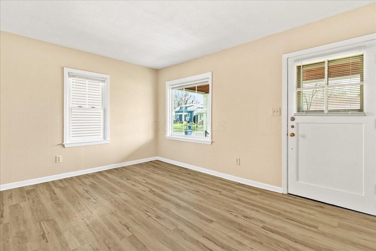 2593 Osceola Ave - Photo 5 of 24