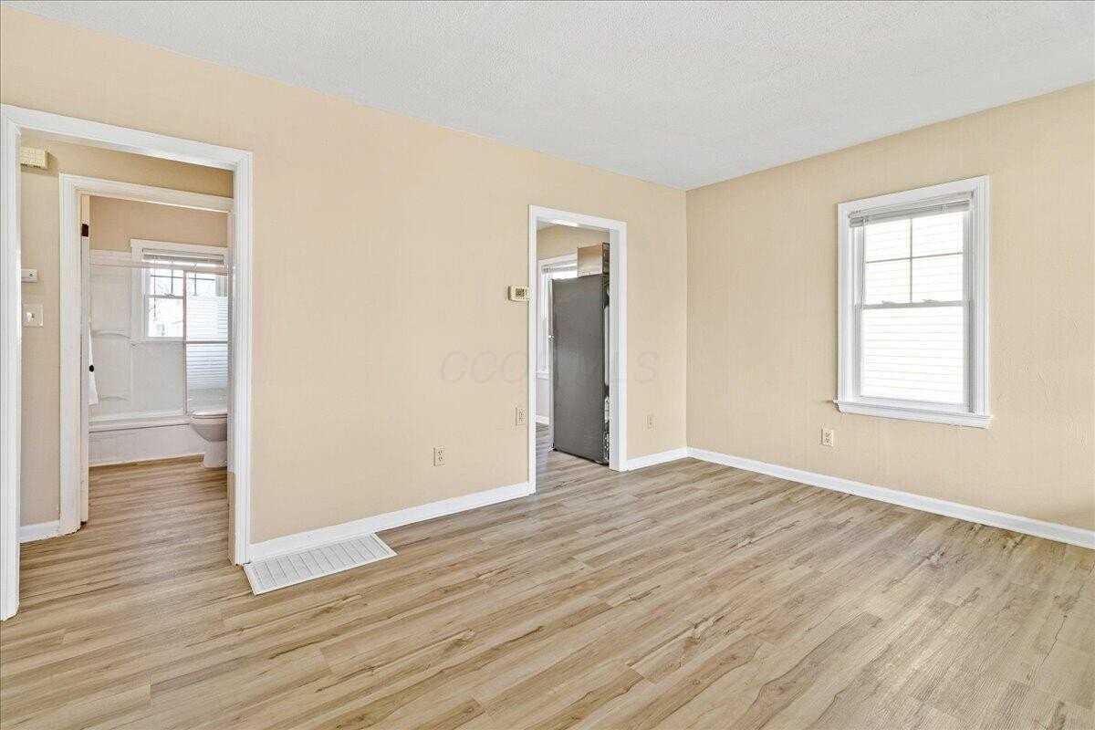 2593 Osceola Ave - Photo 6 of 24