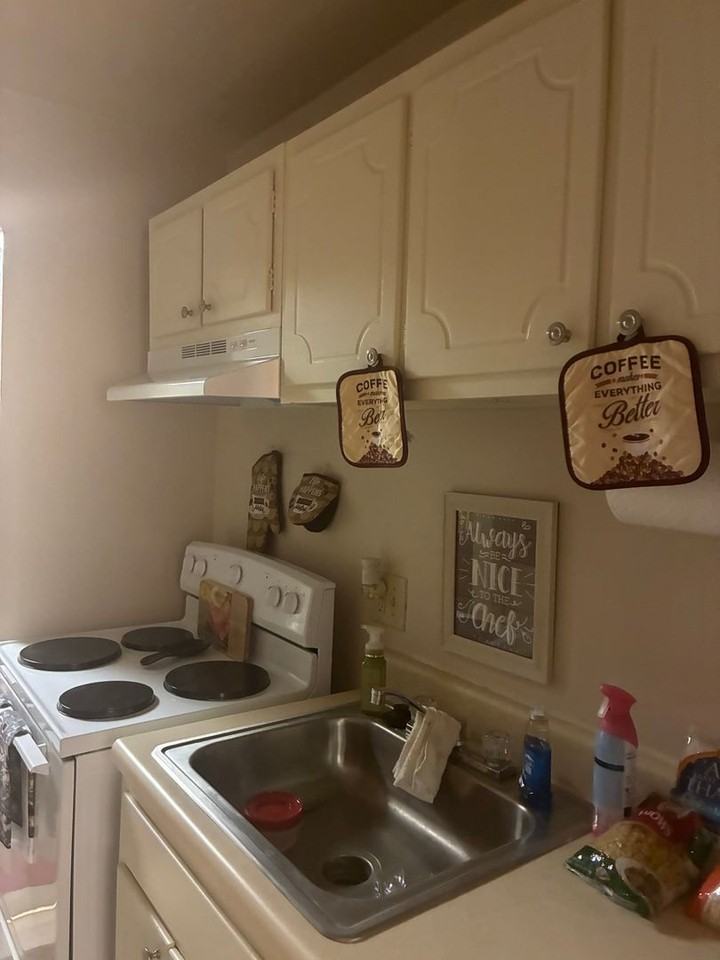 320 E Mercury Blvd #63 - Photo 5 of 18