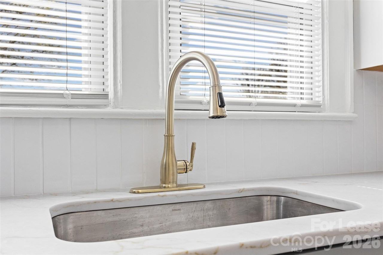 49 Corban Ave Sw #15 - Photo 5 of 18