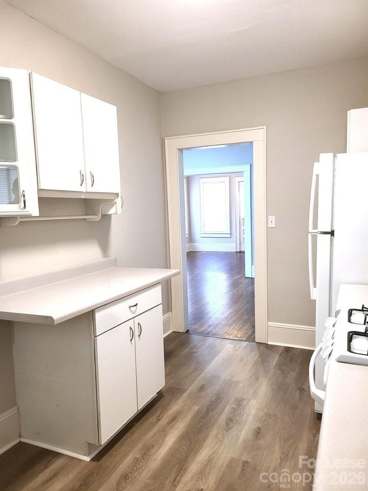 1623 Fountain Vw Apt 2 - Photo 4 of 10