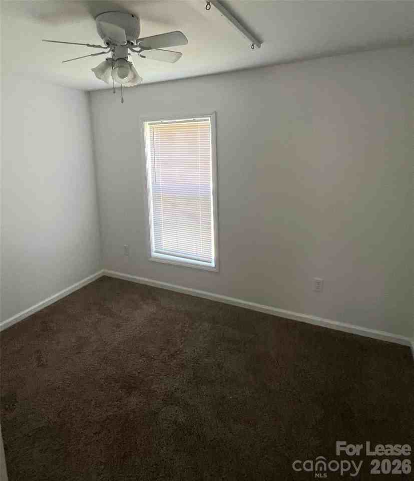 428 Folk St Nw - Photo 4 of 9