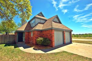 featured image of 302 N Englewood Ave