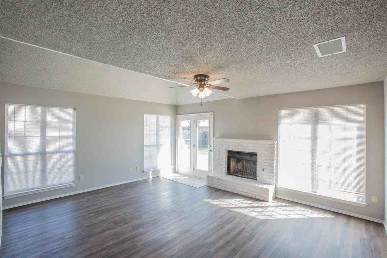 302 N Englewood Ave - Photo 4 of 13