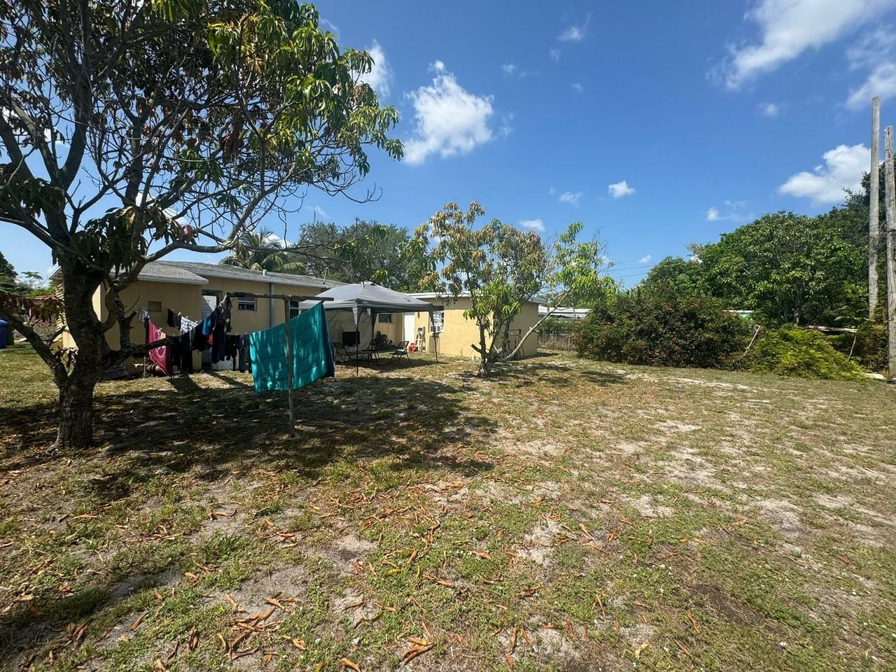 1525 Nw 13th Ct - Photo 5 of 7