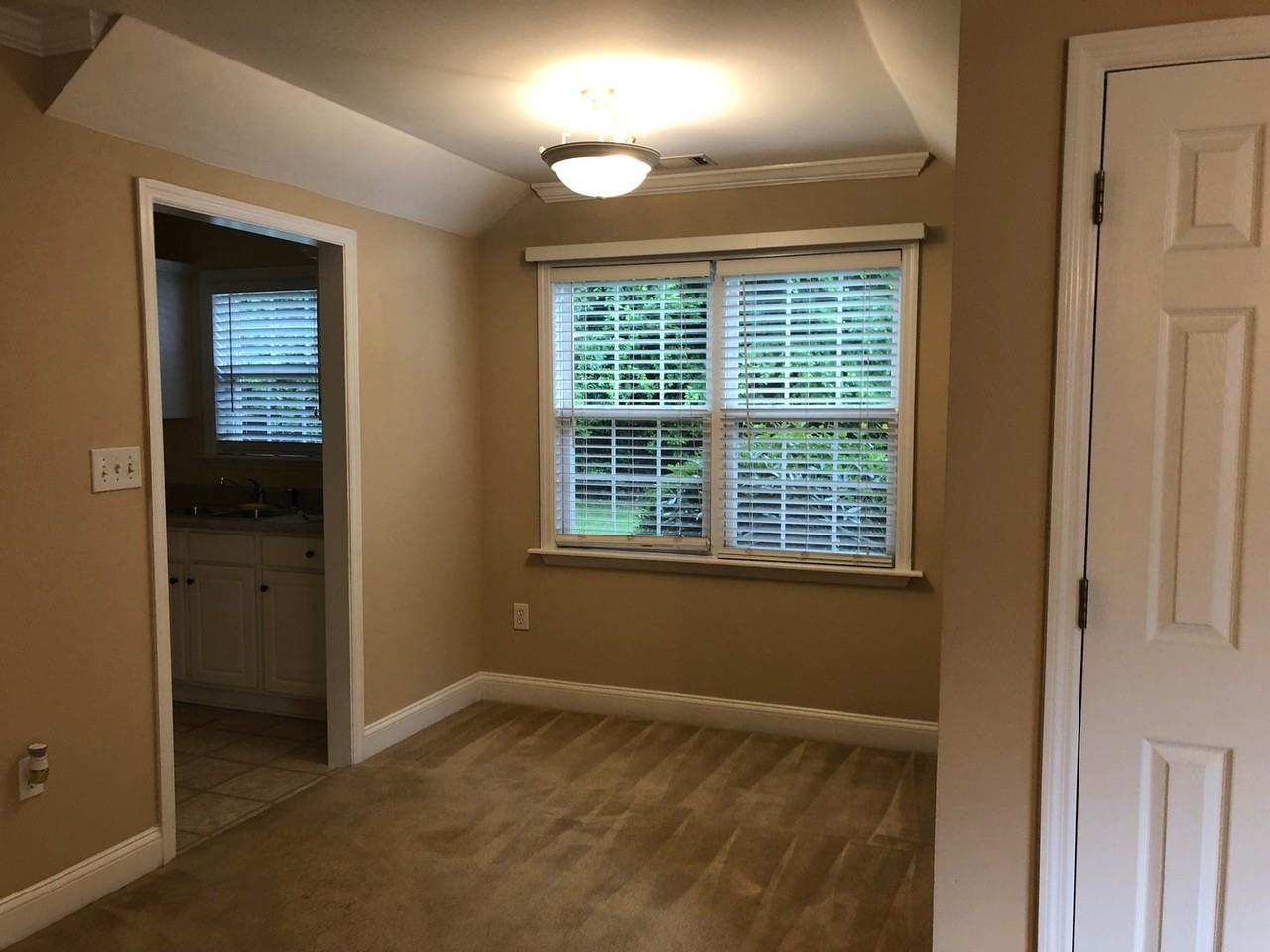 1002 Canter Bnd - Photo 4 of 13