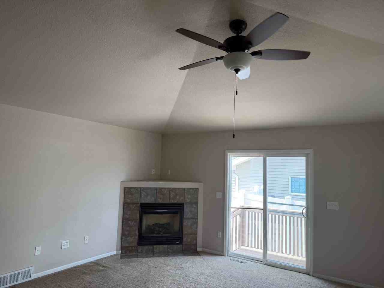 4427 Springer Ct - Photo 7 of 10