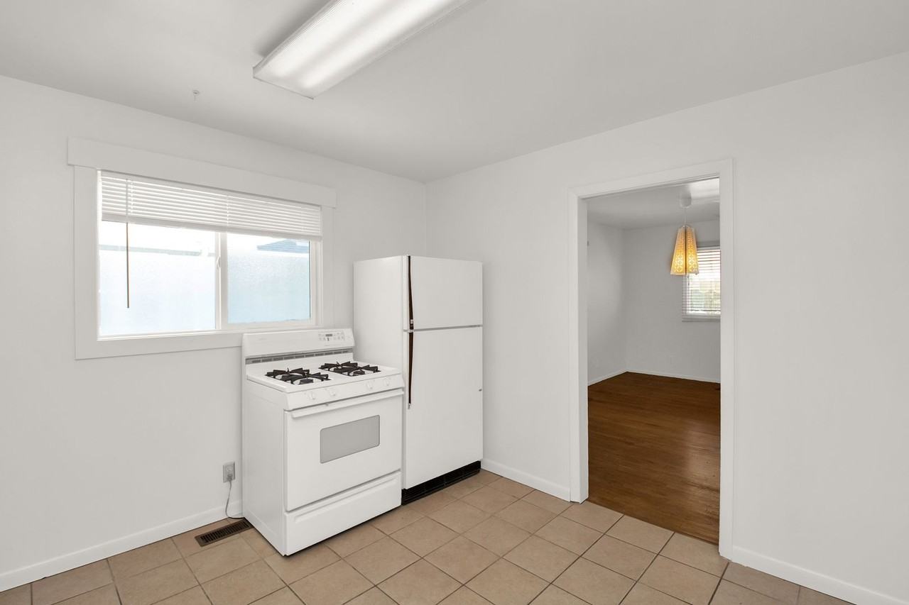 1351 S Roberta St - Photo 4 of 20