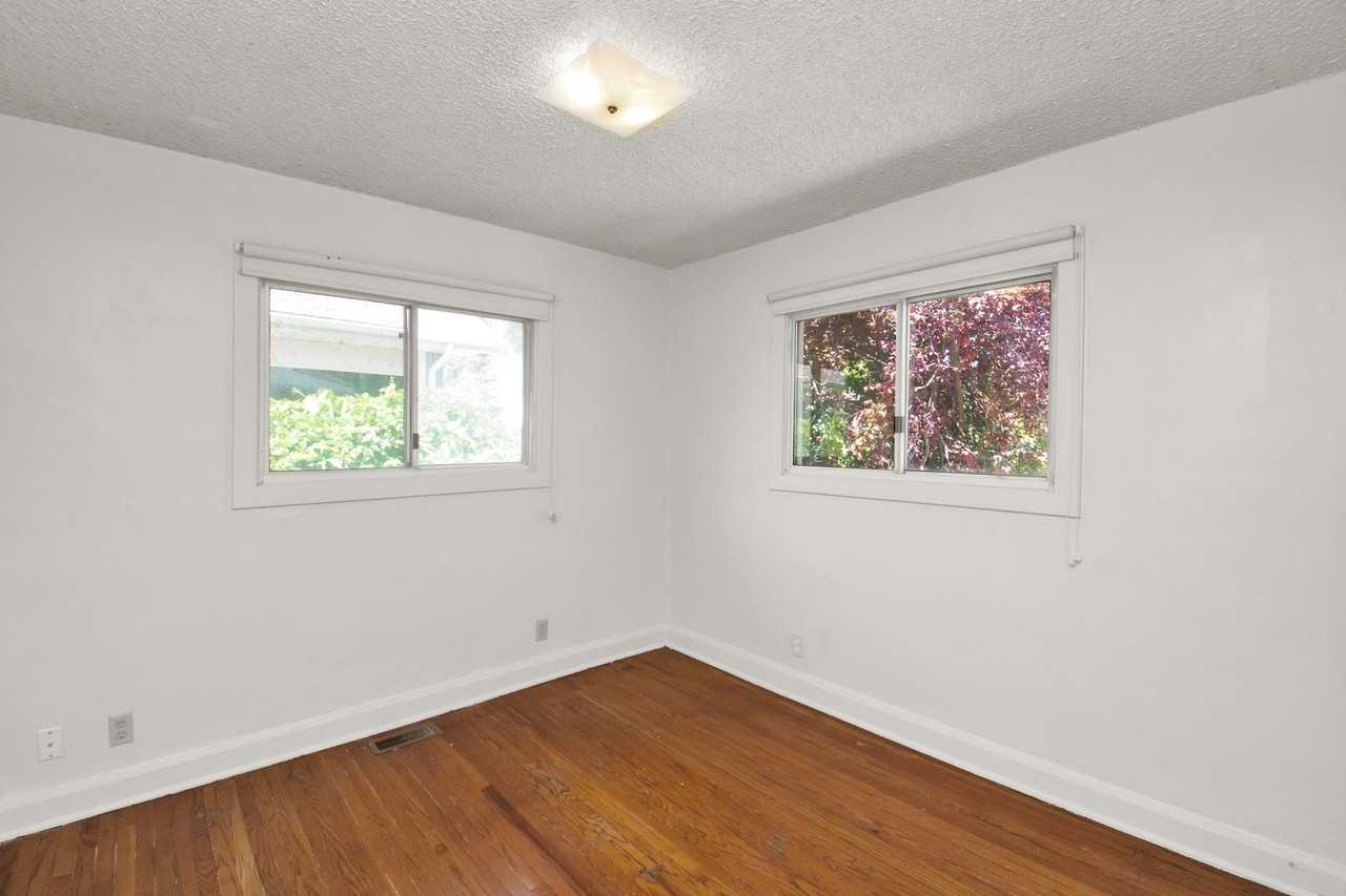 1351 S Roberta St - Photo 6 of 20