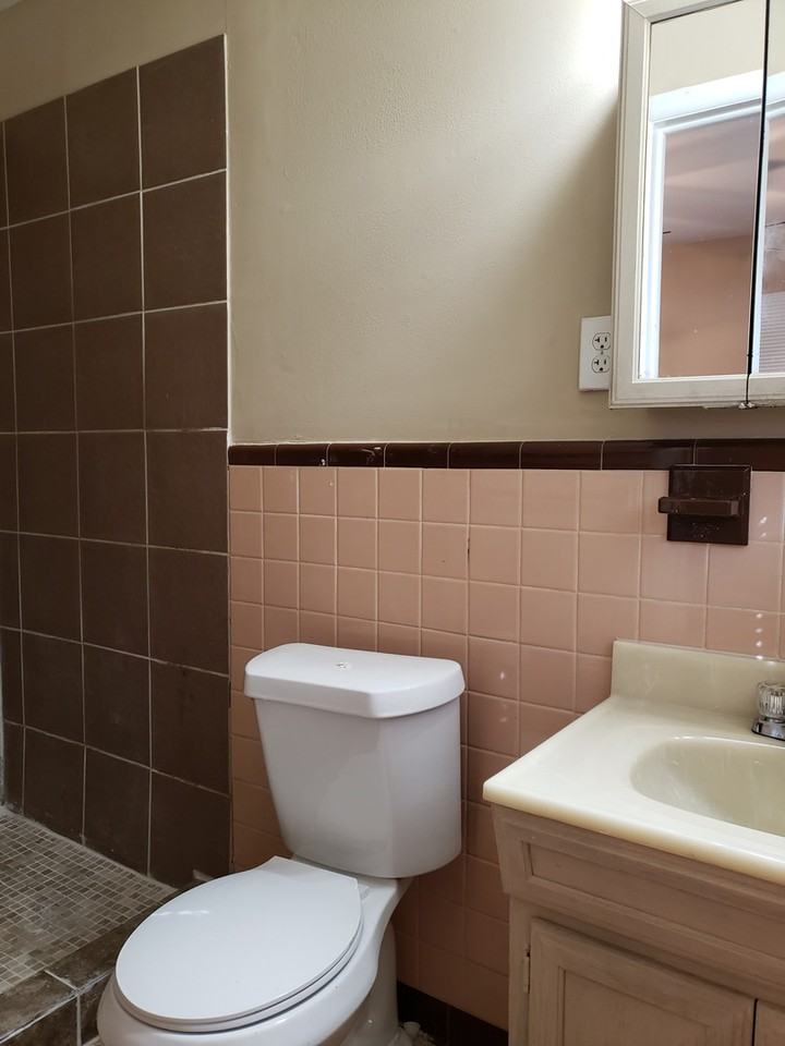 2021 Brewer Blvd Sw - Photo 6 of 10