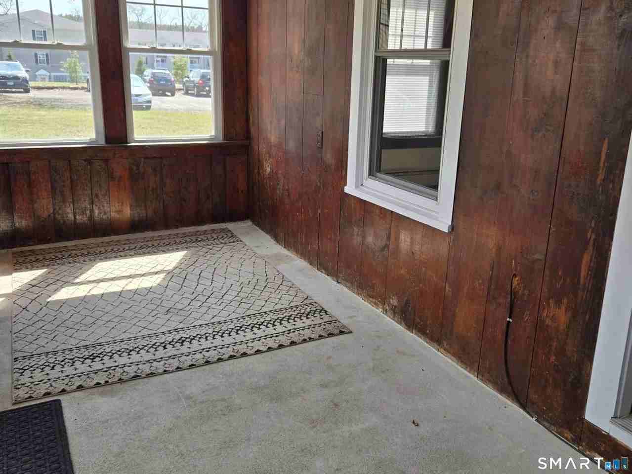 150 Spencer St - Photo 5 of 24