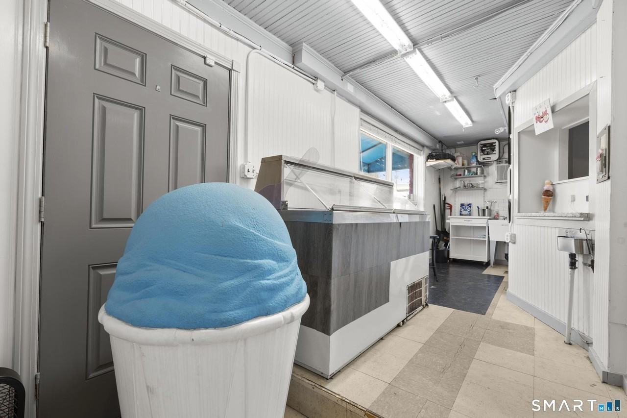 712 Madison Ave 1st Fl - Photo 3 of 33