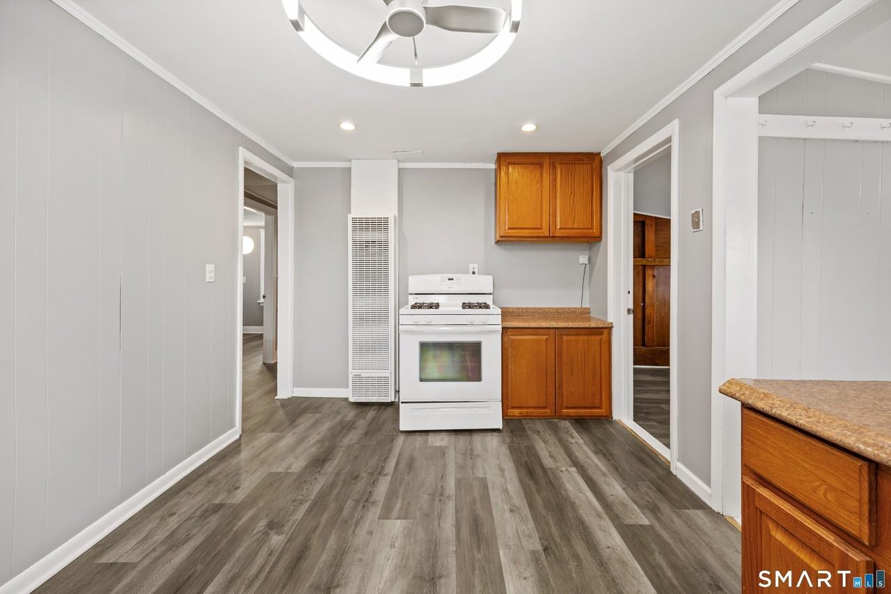 62 Edgewood Rd - Photo 5 of 11