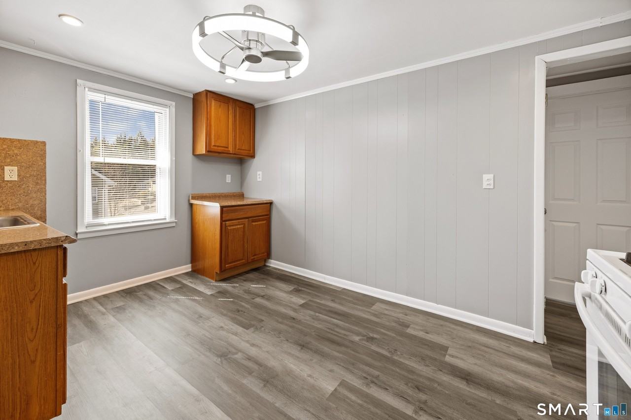 62 Edgewood Rd - Photo 6 of 11