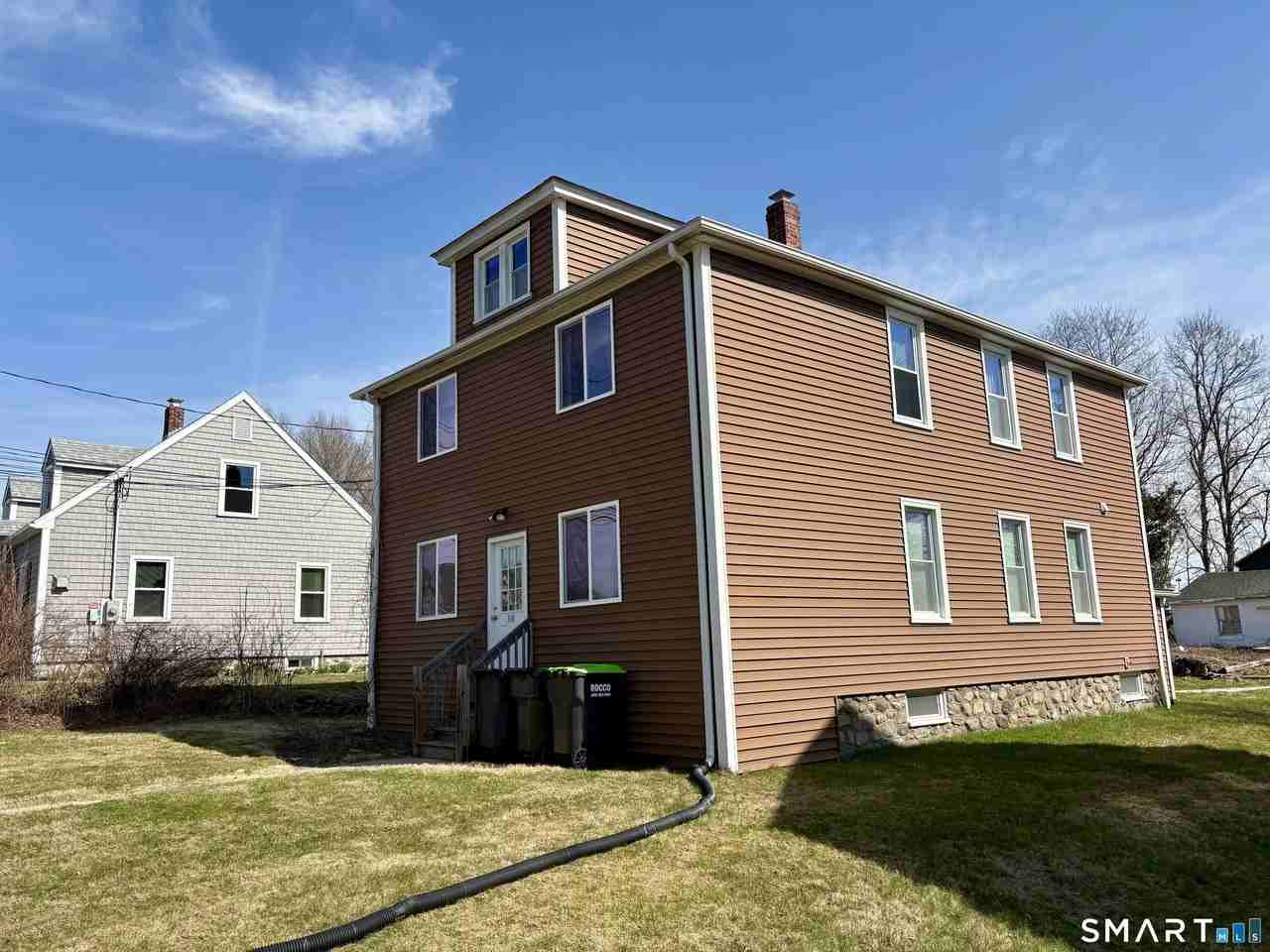 304 Buckingham St - Photo 2 of 13