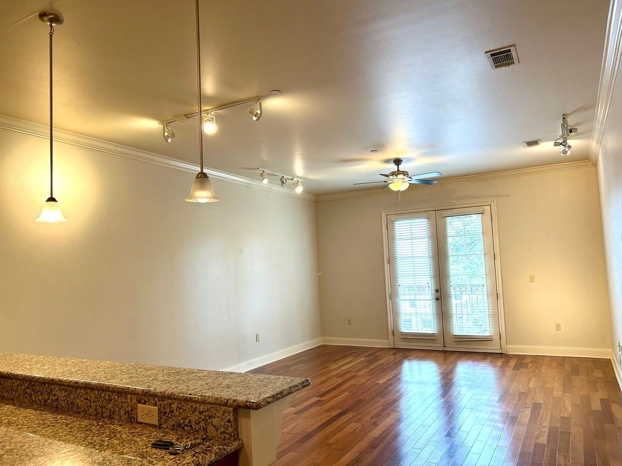 3390 Nicholson Dr - Photo 6 of 13