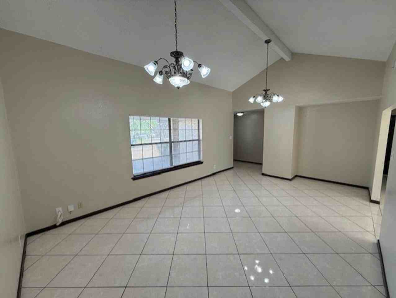 516 Saint James Dr - Photo 3 of 18