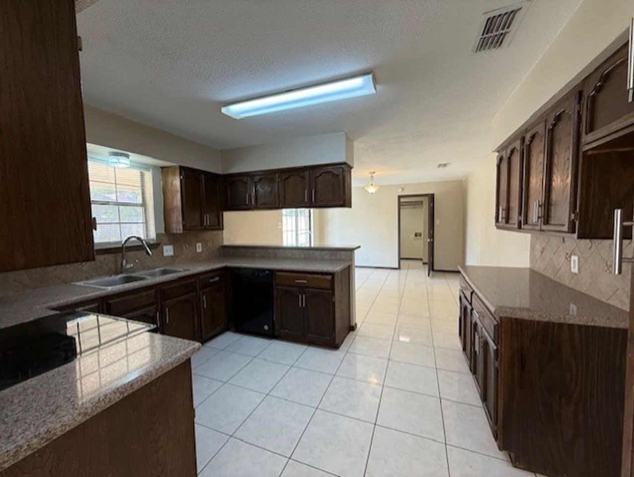 516 Saint James Dr - Photo 6 of 18