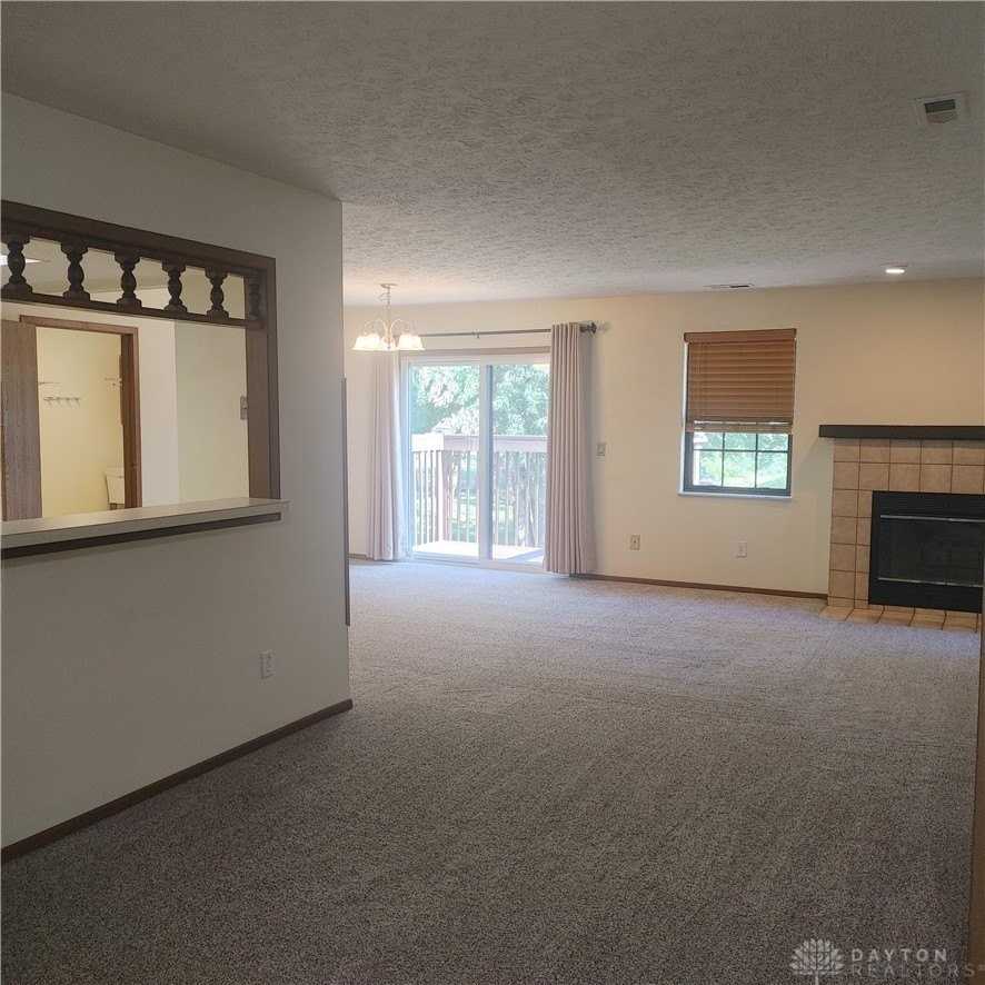 1276 Robbins Run Ct - Photo 7 of 32