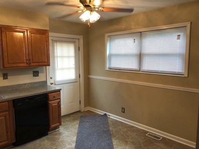 8401 Cloverport Dr - Photo 3 of 15