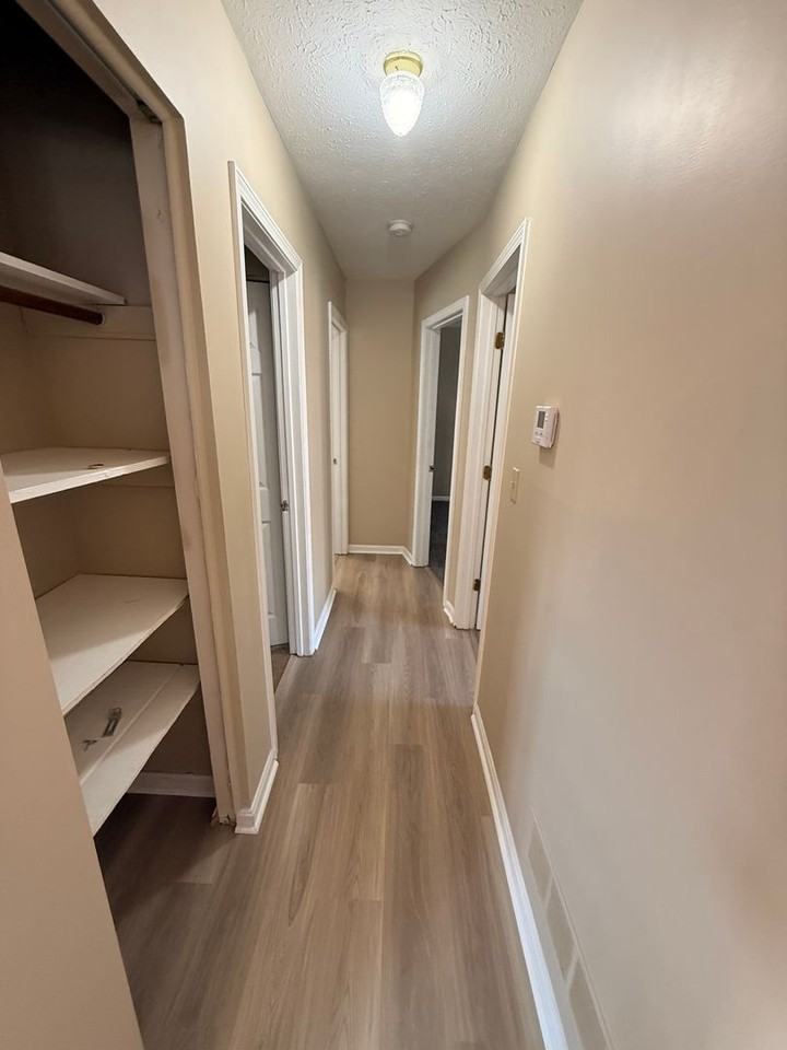 8401 Cloverport Dr - Photo 6 of 15