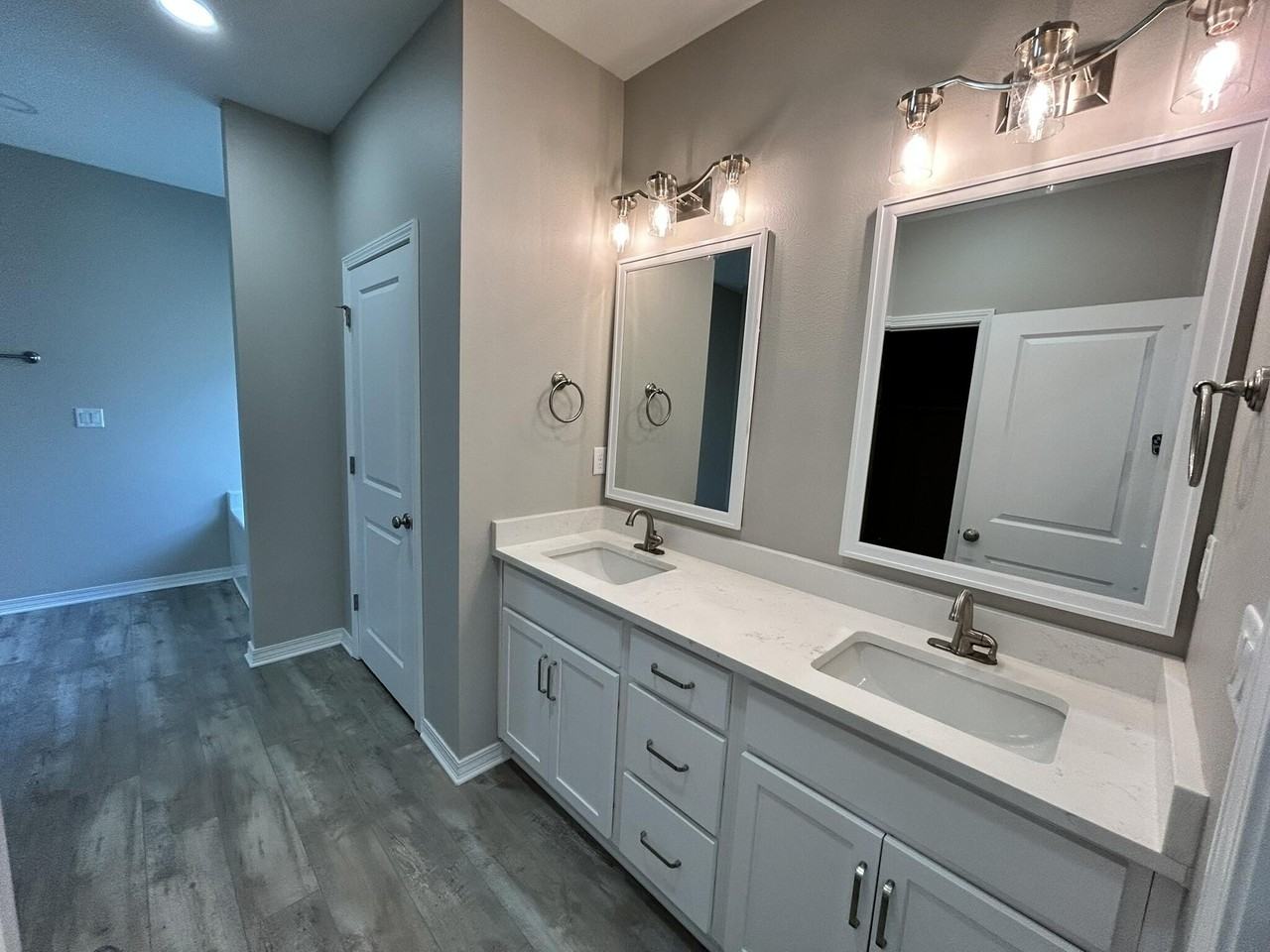 6737 Sarah Ann Way - Photo 3 of 15