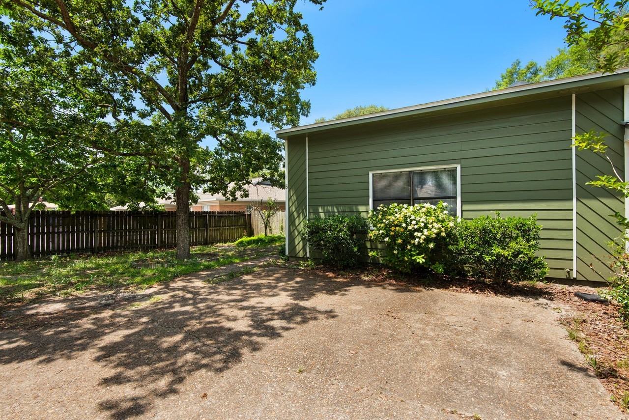 62 4th Ave Unit 5 - Photo 3 of 25