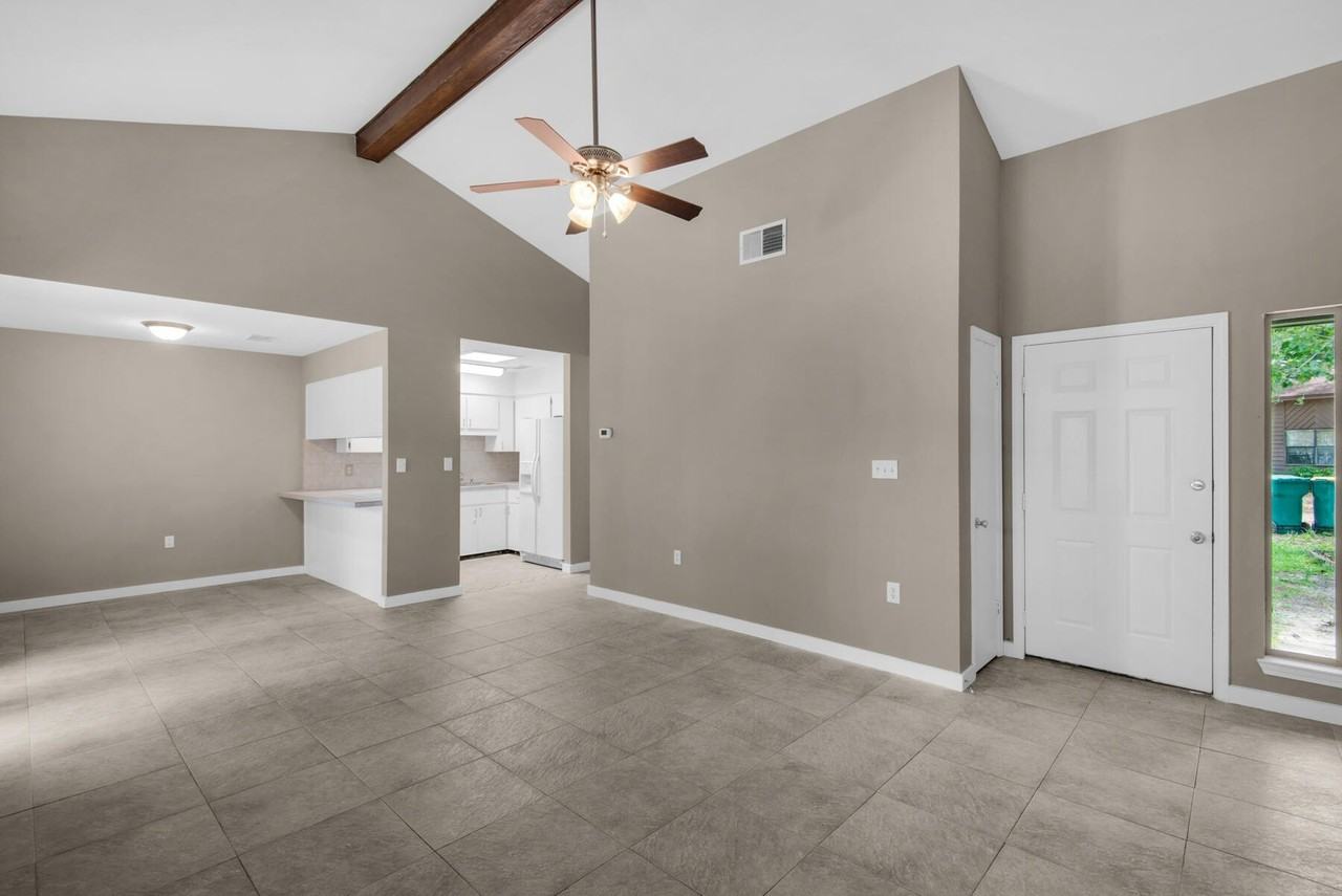 62 4th Ave Unit 5 - Photo 5 of 25