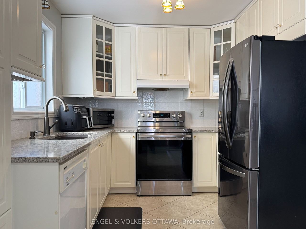 38 Chester Cres - Photo 2 of 15