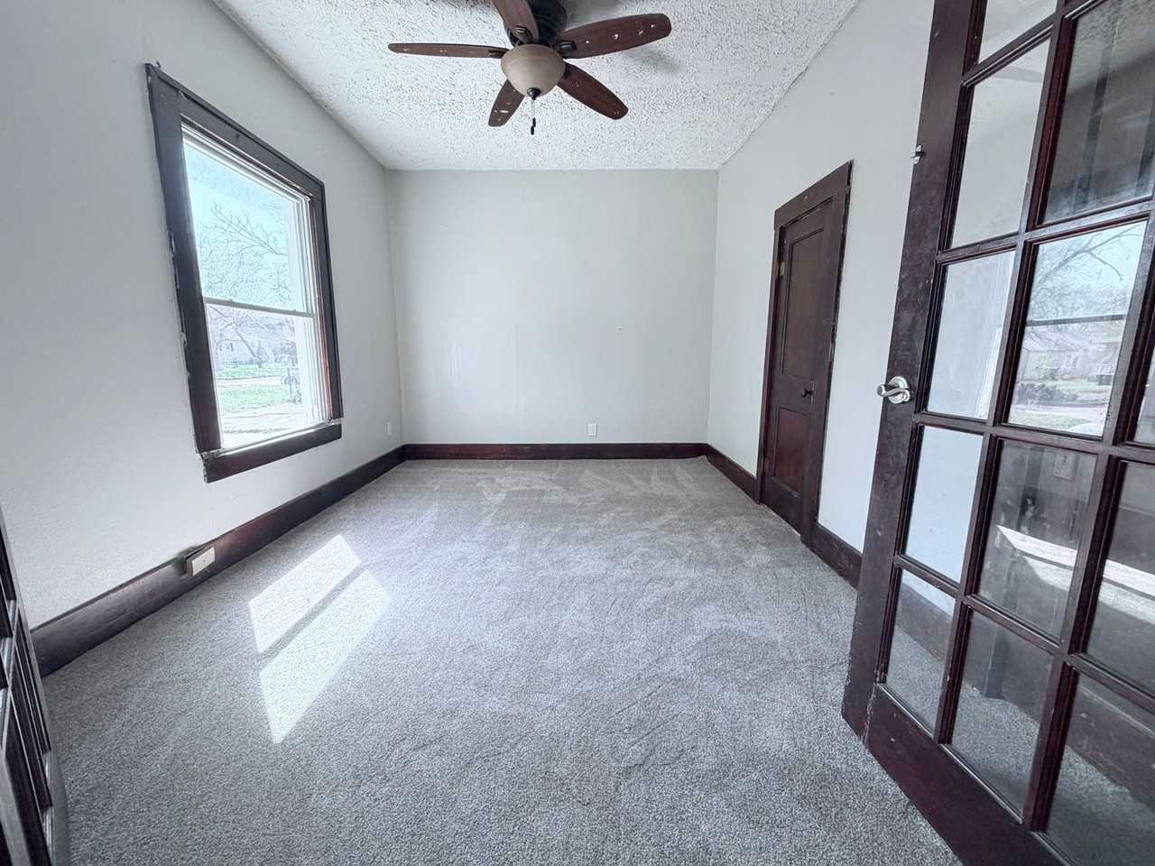 2225 S Santa Fe St - Photo 2 of 10