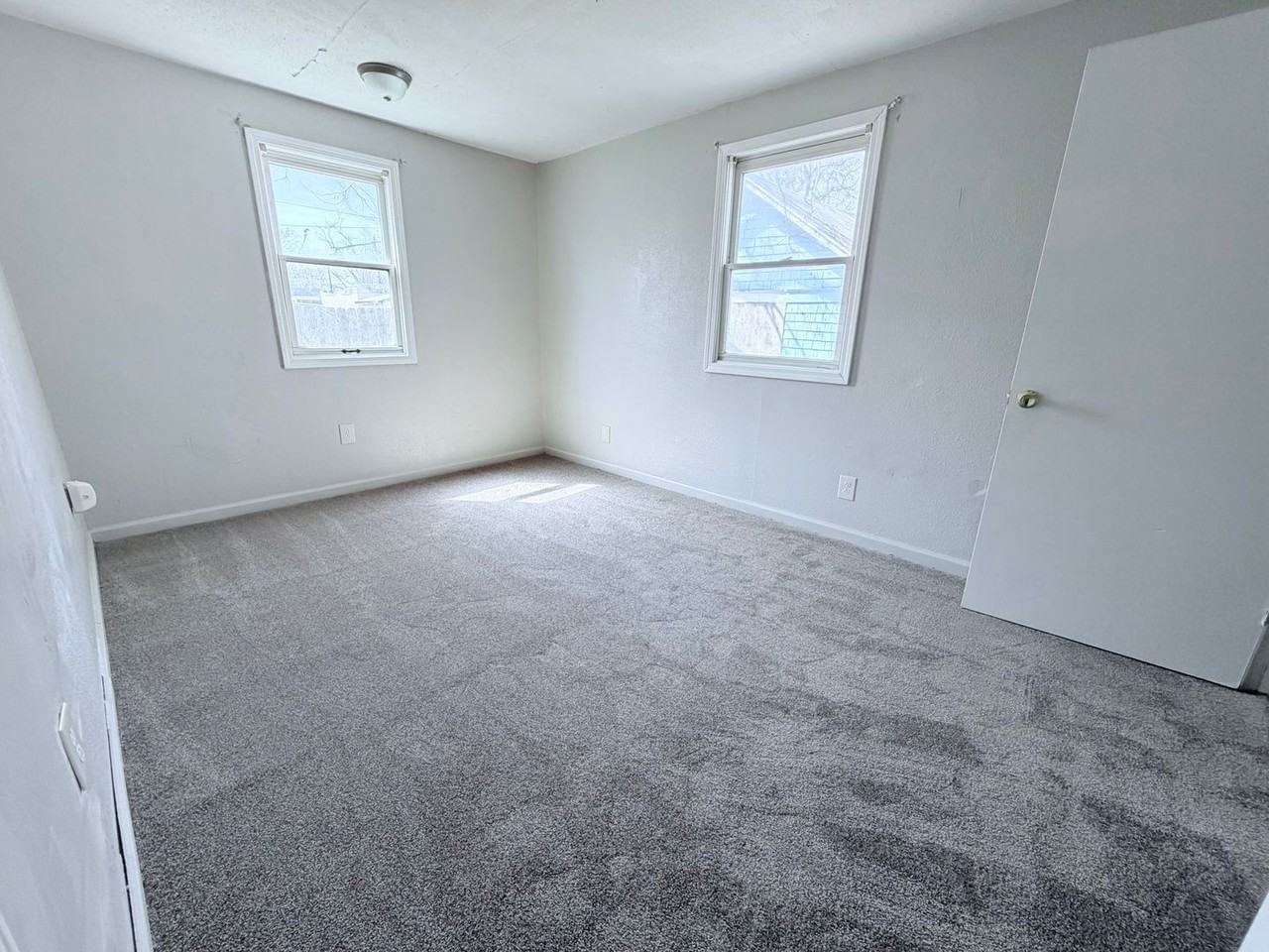 2225 S Santa Fe St - Photo 7 of 10