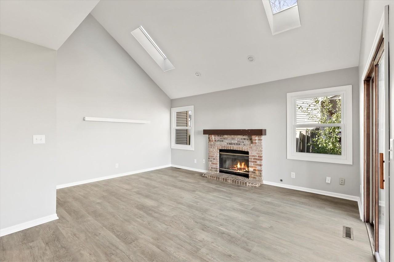 9418 68th St - Photo 7 of 28