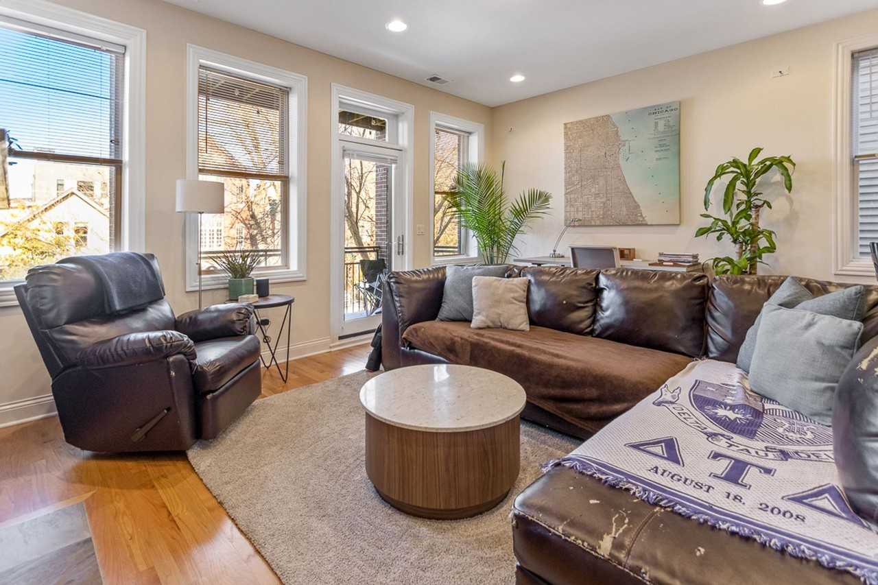 1039 W. Newport - Photo 3 of 6