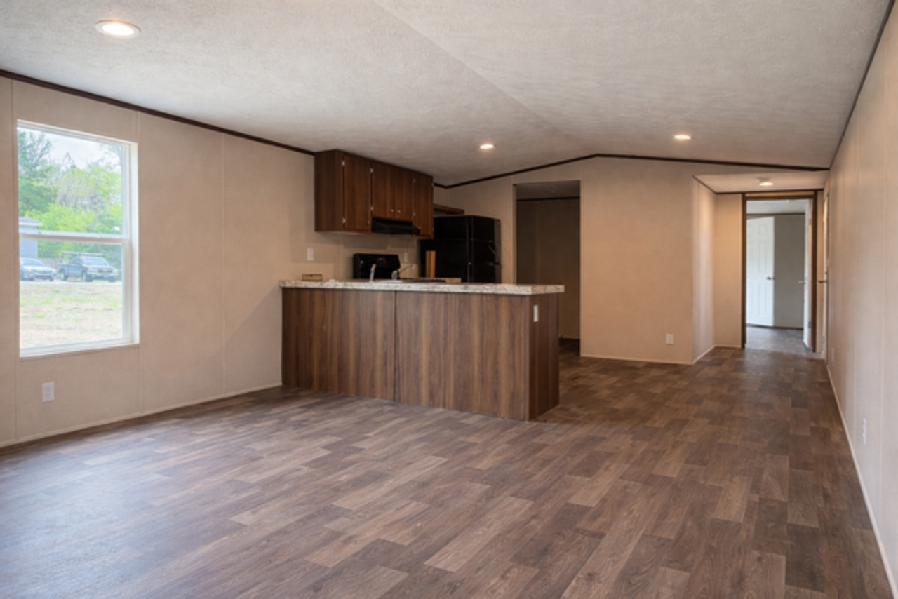 204 Oregon Trl - Photo 2 of 2