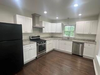 2032 S Akin Dr Ne - Photo 2 of 11