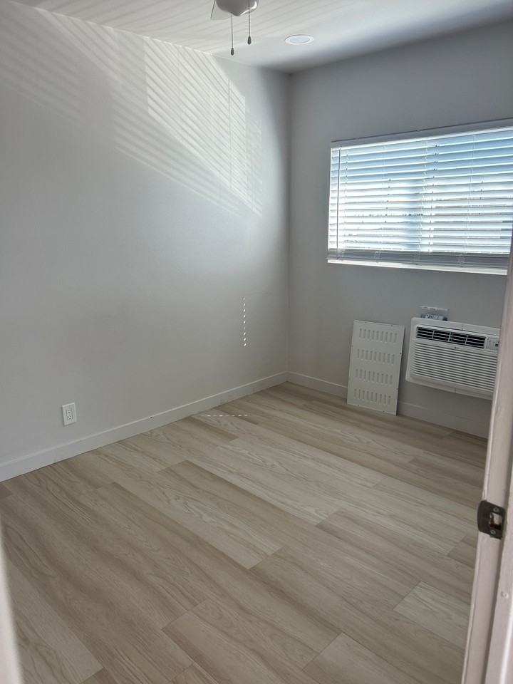 AGE RESTRICTED COMMUNITY 62+ Newly Remodeled One Bedroom - Photo 5 of 6