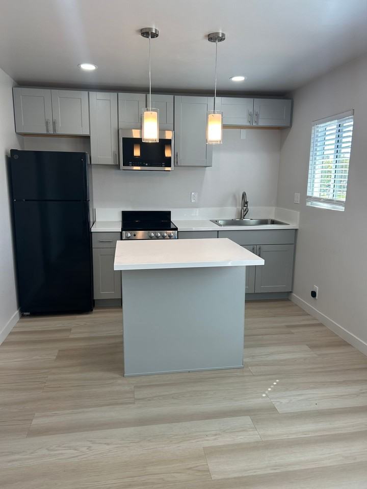 AGE RESTRICTED COMMUNITY 62+ Newly Remodeled One Bedroom - Photo 6 of 6