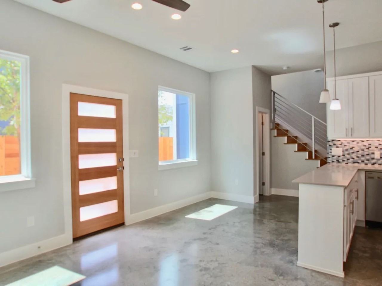 6204 Langham St - Photo 4 of 30