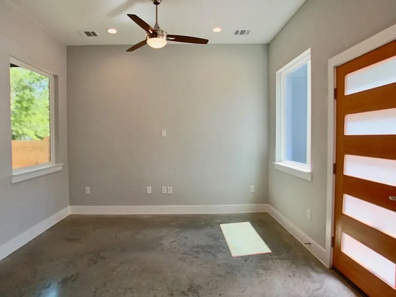 6204 Langham St - Photo 5 of 30