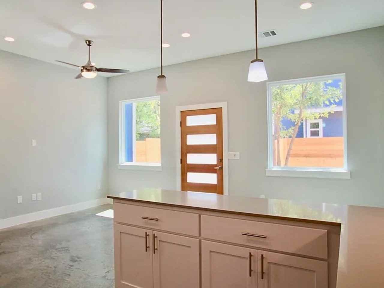 6204 Langham St - Photo 6 of 30