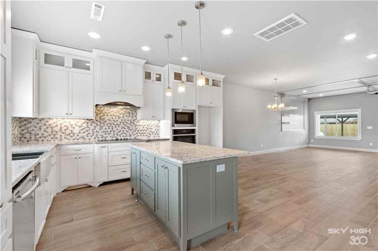 404 Nw Retreat Ln - Photo 4 of 22